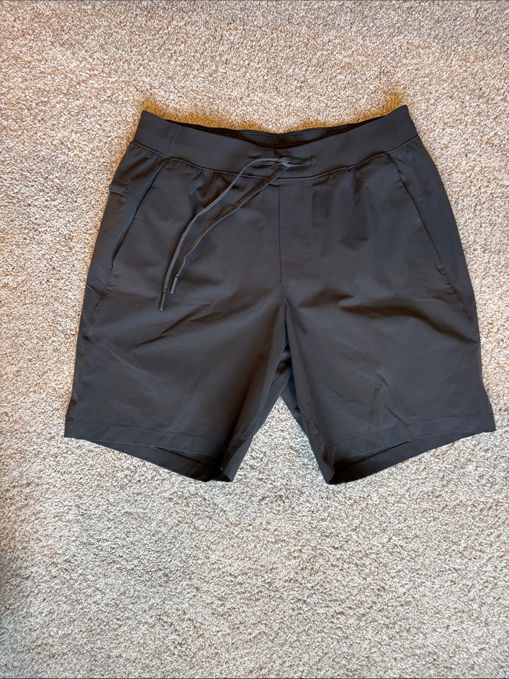 Lululemon Men’s Charcoal Athletic Shorts Drawstring Waist Size Small